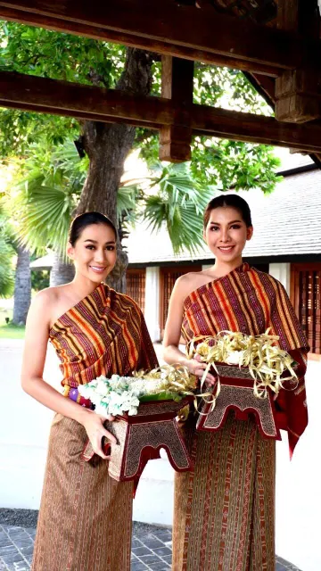 ผ้าไหมอุบลจันทร์หอม