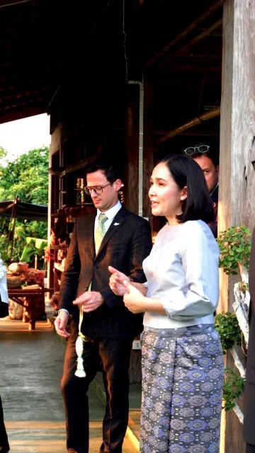 ผ้าไหมอุบลจันทร์หอม
