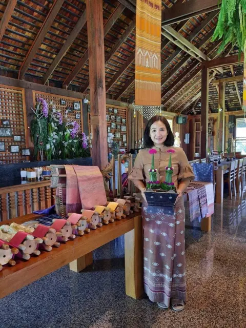ร้านผ้าไหมจันทร์หอม จ.อุบล