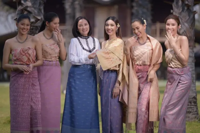 ร้านผ้าไหมจันทร์หอม จ.อุบล
