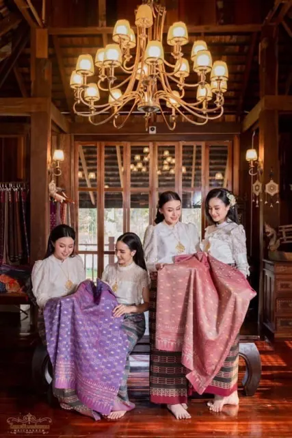 ร้านผ้าไหมจันทร์หอม จ.อุบล