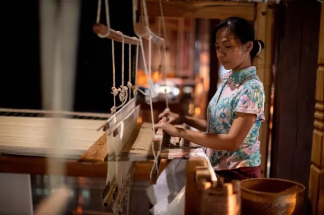 ร้านผ้าไหมจันทร์หอม จ.อุบล